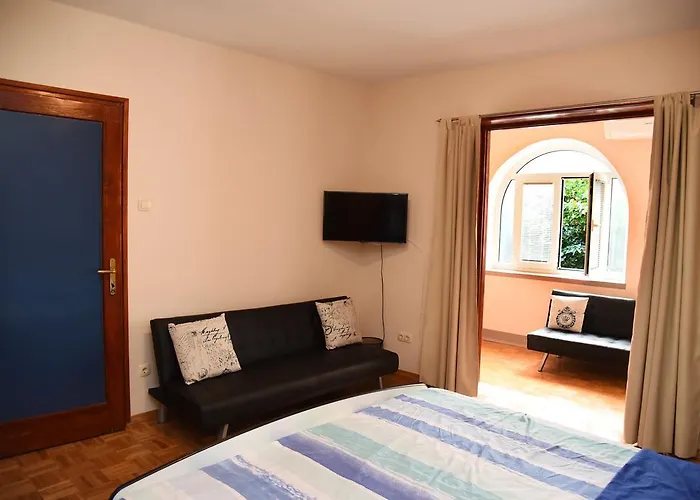 Downtown Korina * Ζαντάρ