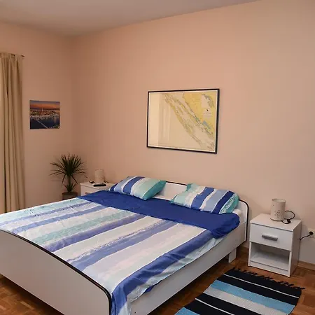 Apartment Downtown Korina
