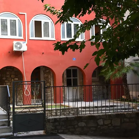 Downtown Korina Apartment
